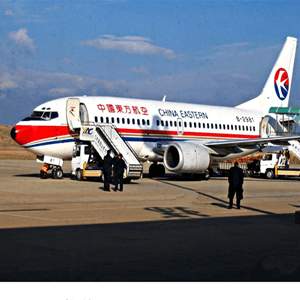 鄂托克前旗敖勒召其机场快递航空快运业稳步发展的原因是什么？